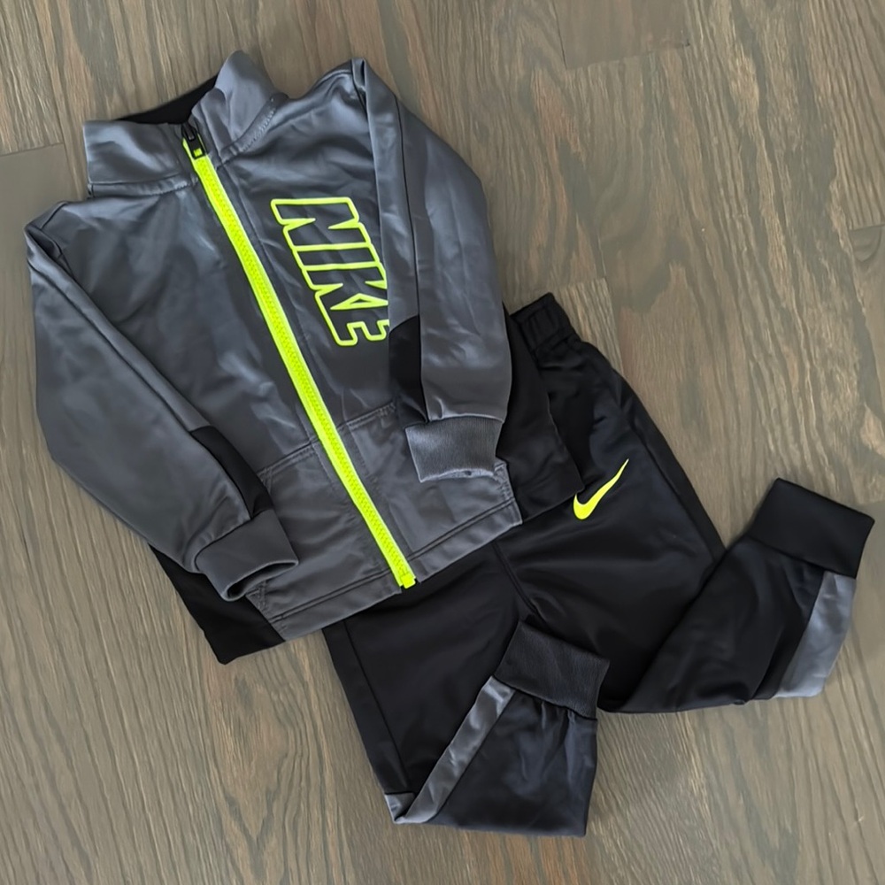 Nike Infant Tricot Tracksuit Set 18M Gray Black Full Zip Jacket Jogger Pants set
